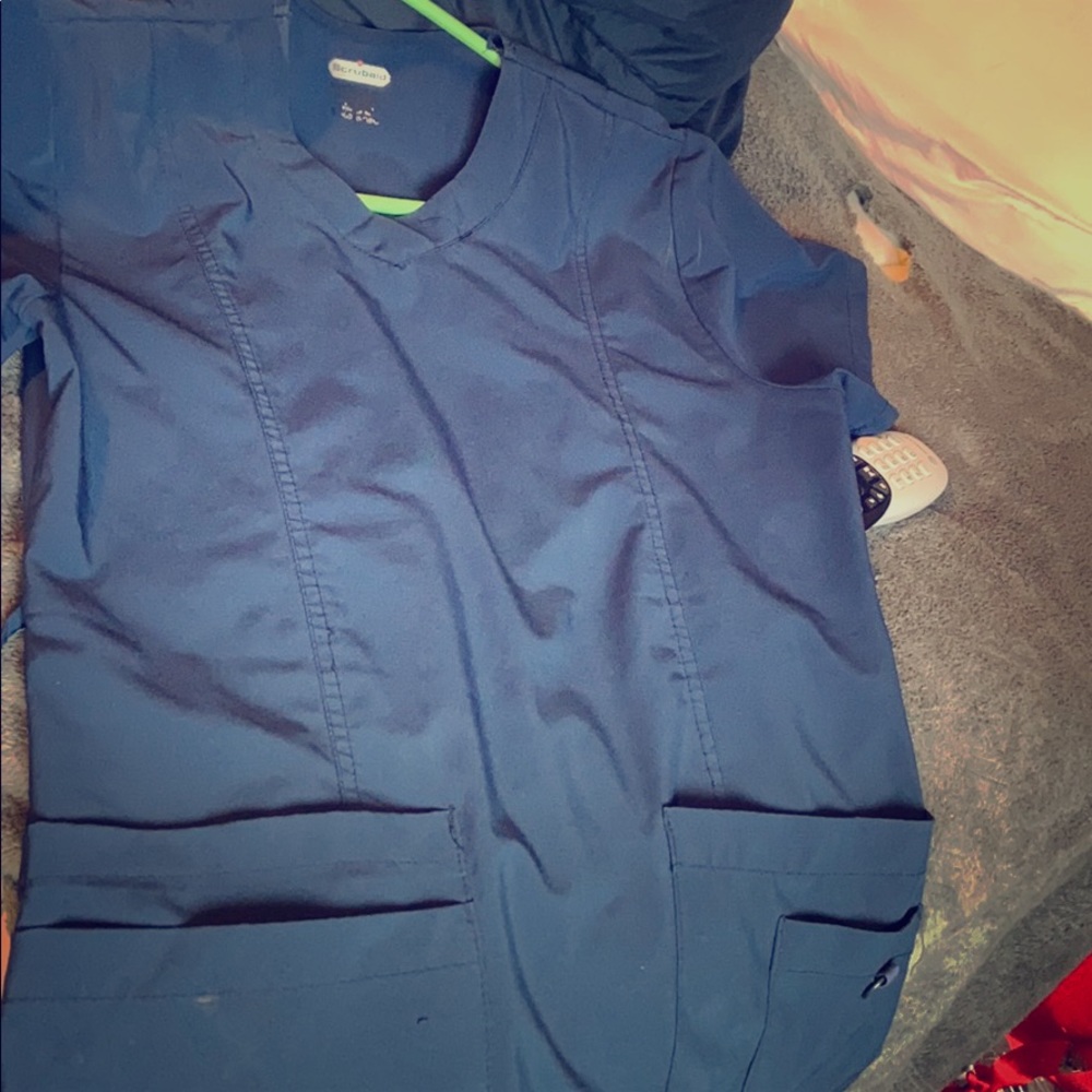 Scrub top